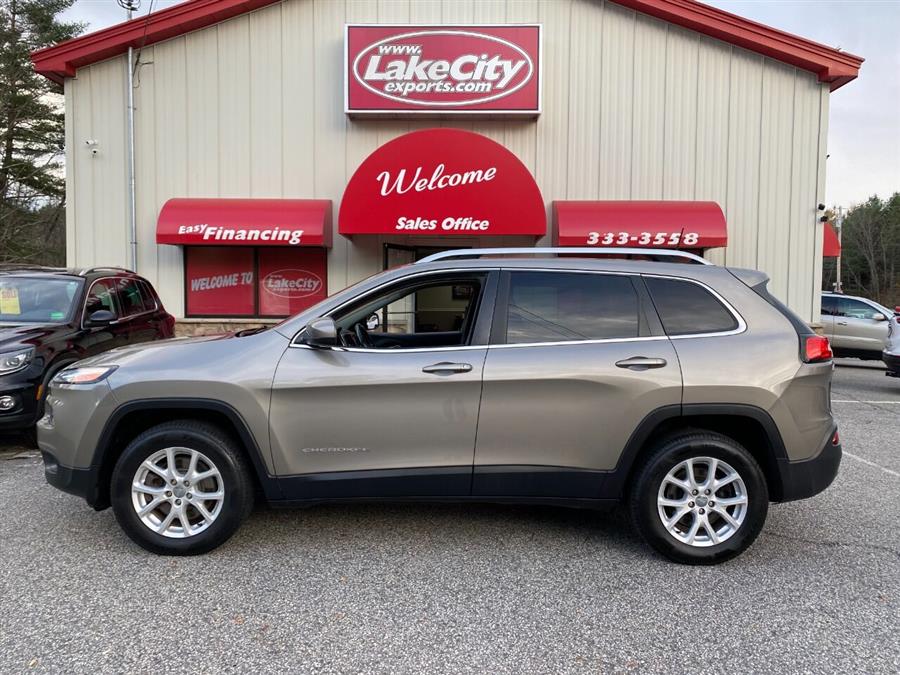 Used Jeep Cherokee Latitude 4x4 4dr SUV 2017 | Lake City Exports Inc. Auburn, Maine Used Jeep Cherokee Latitude 4x4 4dr SUV 2017 | Lake City Exports Inc. Auburn, Maine