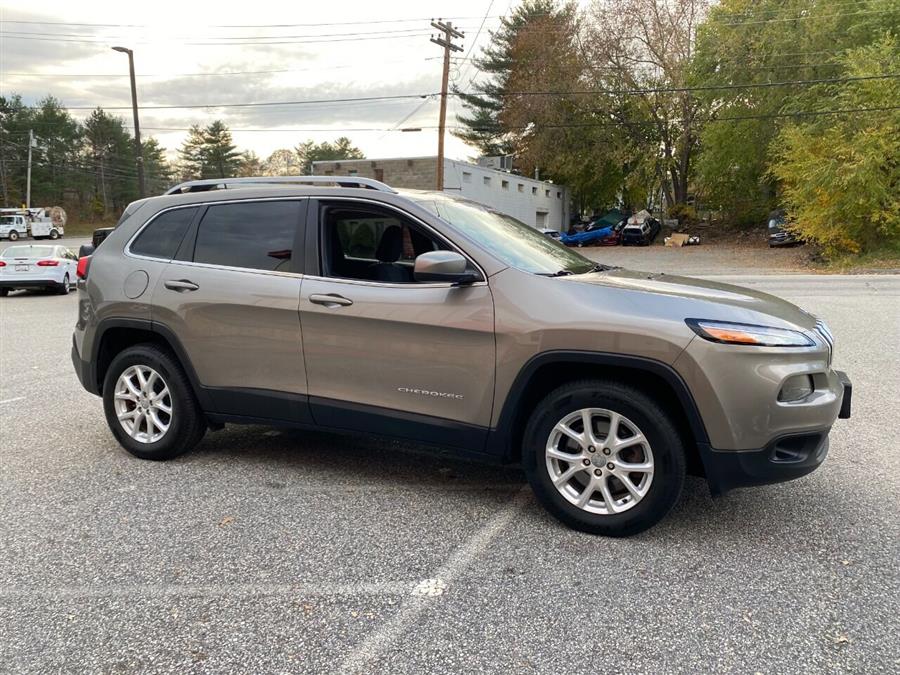 Used Jeep Cherokee Latitude 4x4 4dr SUV 2017 | Lake City Exports Inc. Auburn, Maine Used Jeep Cherokee Latitude 4x4 4dr SUV 2017 | Lake City Exports Inc. Auburn, Maine