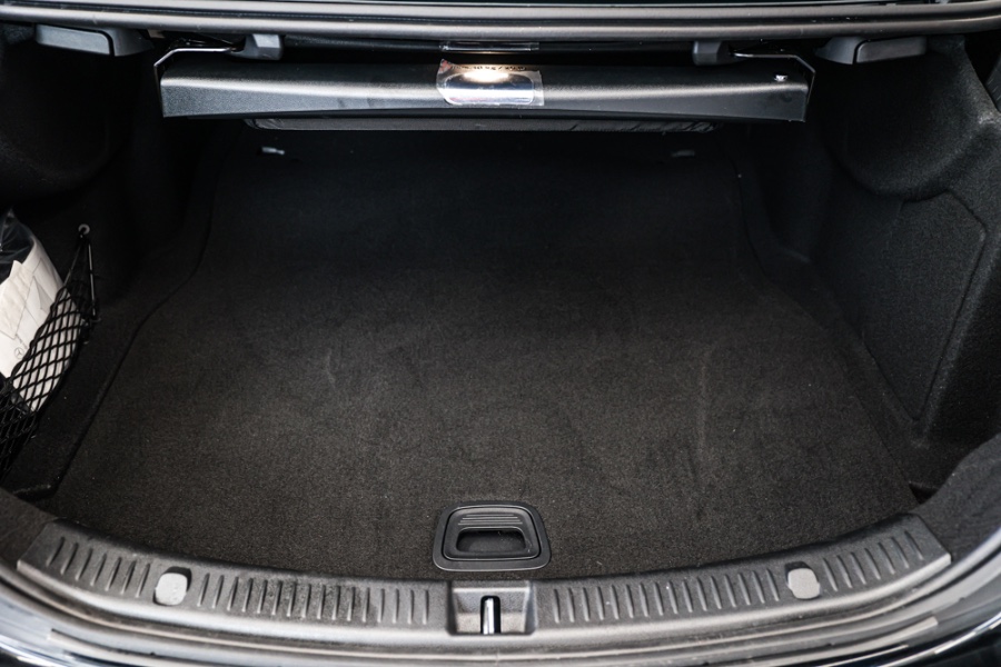 Used Mercedes-Benz E-Class E 300 4MATIC Sedan 2019 | 26 Motors Long Island. ELMONT, New York Used Mercedes-Benz E-Class E 300 4MATIC Sedan 2019 | 26 Motors Long Island. ELMONT, New York