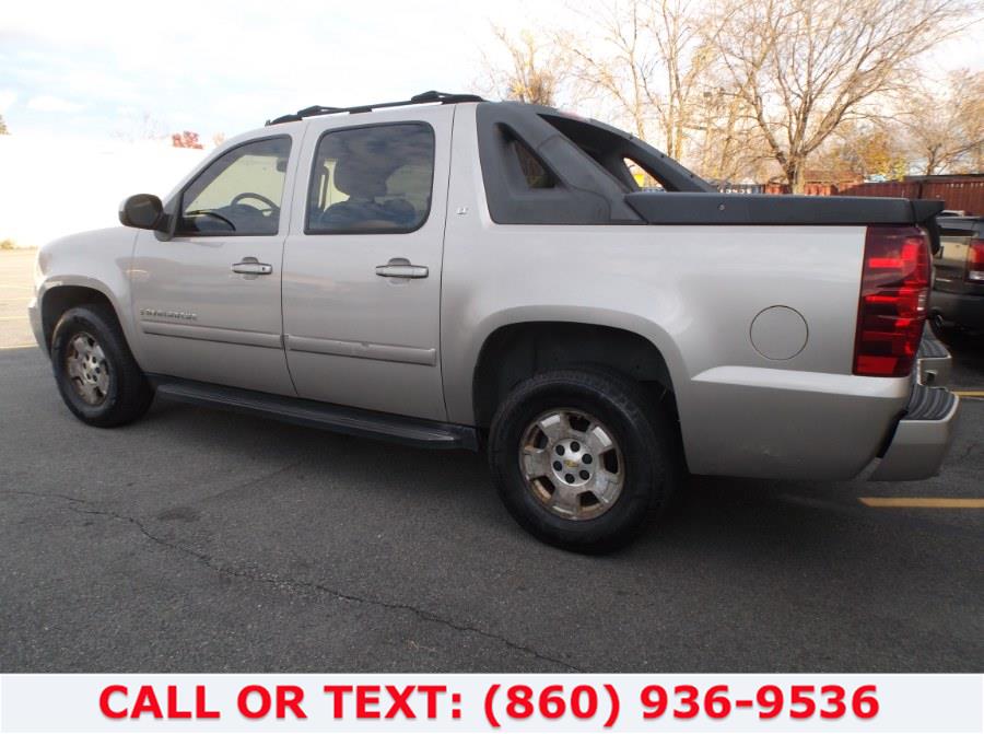 2007 Chevrolet Avalanche 4WD Crew Cab 130" LS, available for sale in Hartford, Connecticut | Lee Motors Sales Inc. Hartford, Connecticut 2007 Chevrolet Avalanche 4WD Crew Cab 130" LS, available for sale in Hartford, Connecticut | Lee Motors Sales Inc. Hartford, Connecticut