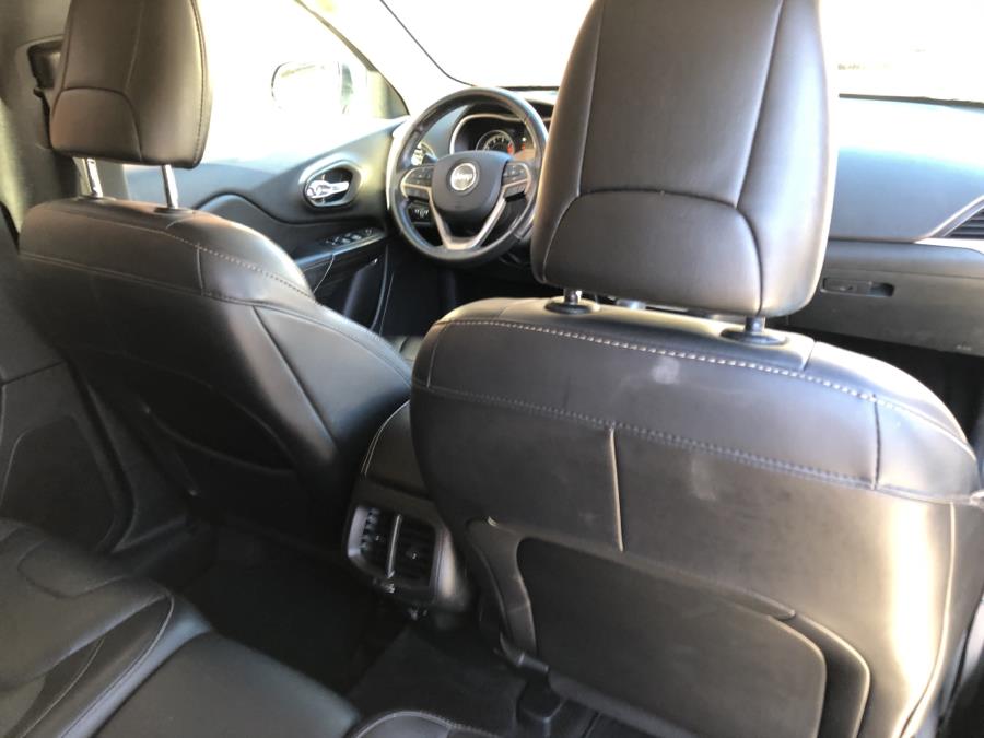 2016 Jeep Cherokee 4WD 4dr Limited, available for sale in Waterbury, Connecticut | National Auto Brokers, Inc.. Waterbury, Connecticut 2016 Jeep Cherokee 4WD 4dr Limited, available for sale in Waterbury, Connecticut | National Auto Brokers, Inc.. Waterbury, Connecticut