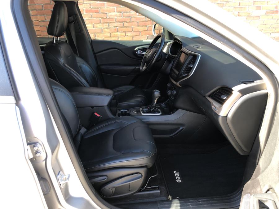 2016 Jeep Cherokee 4WD 4dr Limited, available for sale in Waterbury, Connecticut | National Auto Brokers, Inc.. Waterbury, Connecticut 2016 Jeep Cherokee 4WD 4dr Limited, available for sale in Waterbury, Connecticut | National Auto Brokers, Inc.. Waterbury, Connecticut