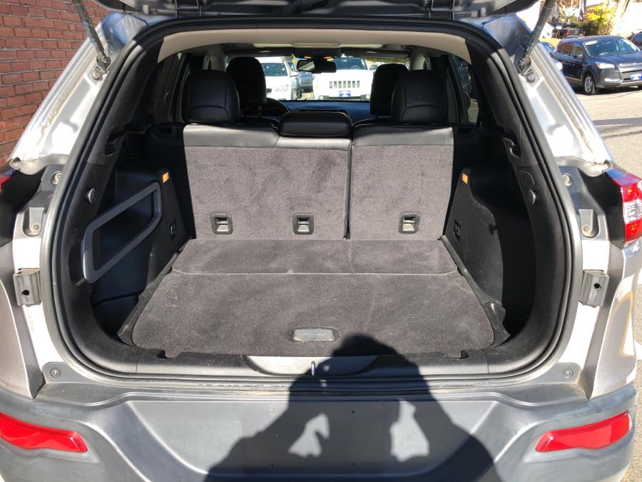 2016 Jeep Cherokee 4WD 4dr Limited, available for sale in Waterbury, Connecticut | National Auto Brokers, Inc.. Waterbury, Connecticut 2016 Jeep Cherokee 4WD 4dr Limited, available for sale in Waterbury, Connecticut | National Auto Brokers, Inc.. Waterbury, Connecticut