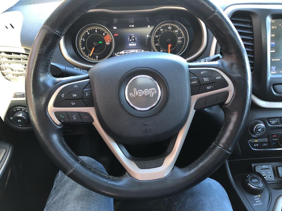 2016 Jeep Cherokee 4WD 4dr Limited, available for sale in Waterbury, Connecticut | National Auto Brokers, Inc.. Waterbury, Connecticut 2016 Jeep Cherokee 4WD 4dr Limited, available for sale in Waterbury, Connecticut | National Auto Brokers, Inc.. Waterbury, Connecticut
