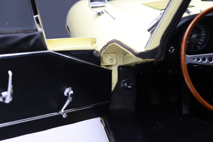 1965 Jaguar XKE 4.2, available for sale in North Salem, New York | Meccanic Shop North Inc. North Salem, New York 1965 Jaguar XKE 4.2, available for sale in North Salem, New York | Meccanic Shop North Inc. North Salem, New York
