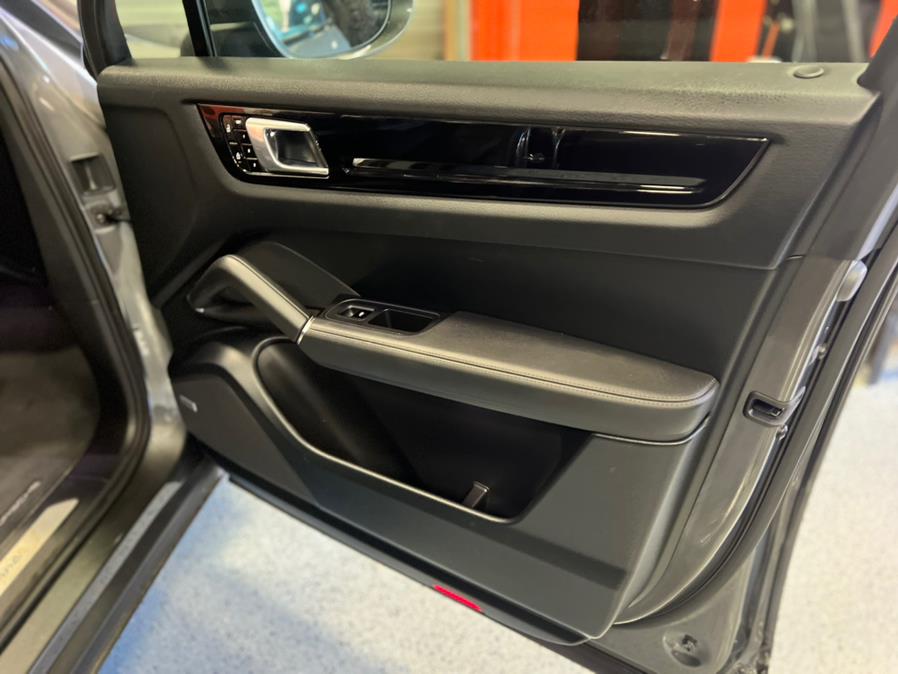 2019 Porsche Cayenne AWD, available for sale in Bronx, New York | Car Factory Inc.. Bronx, New York 2019 Porsche Cayenne AWD, available for sale in Bronx, New York | Car Factory Inc.. Bronx, New York