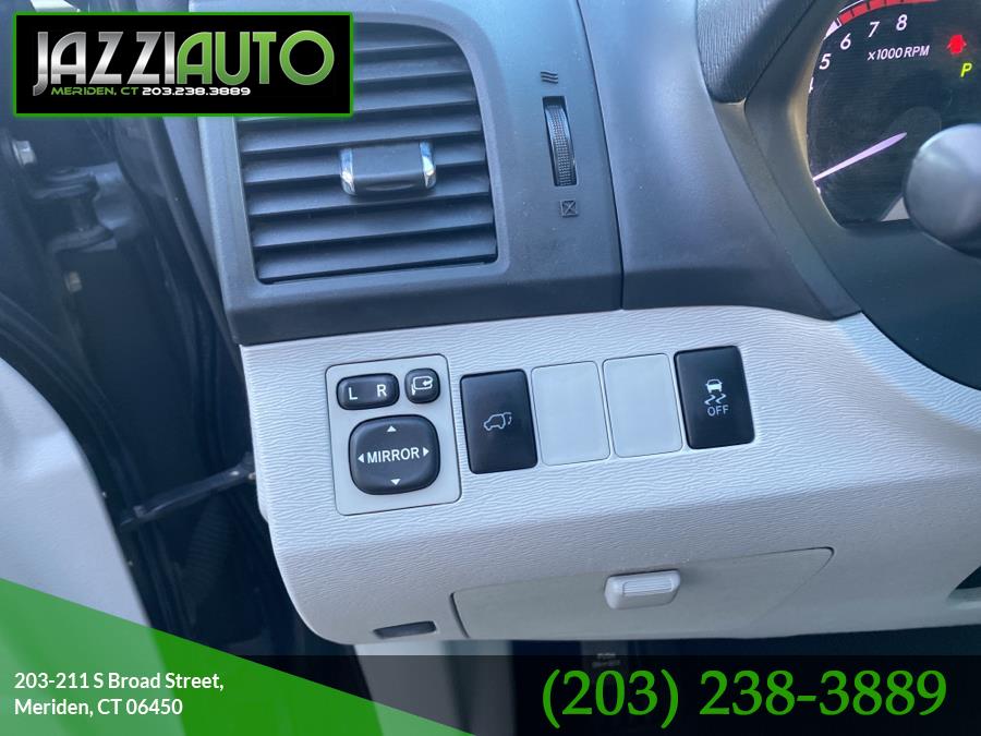 2015 Toyota Venza 4dr Wgn I4 AWD XLE (Natl), available for sale in Meriden, Connecticut | Jazzi Auto Sales LLC. Meriden, Connecticut 2015 Toyota Venza 4dr Wgn I4 AWD XLE (Natl), available for sale in Meriden, Connecticut | Jazzi Auto Sales LLC. Meriden, Connecticut