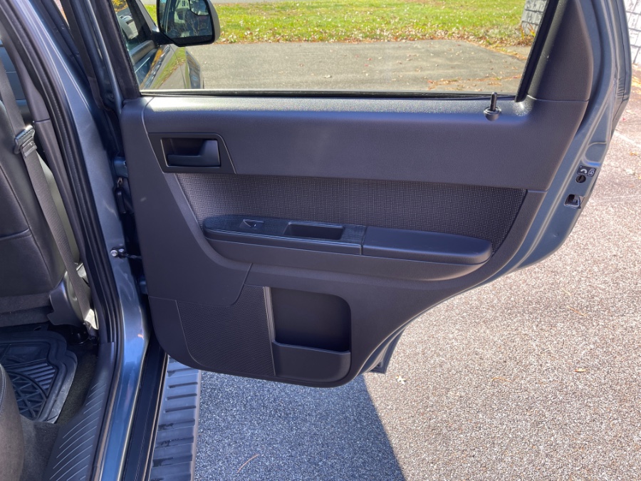Used Ford Escape FWD 4dr XLT 2011 | Farmington Auto Park LLC. Plainville, Connecticut Used Ford Escape FWD 4dr XLT 2011 | Farmington Auto Park LLC. Plainville, Connecticut