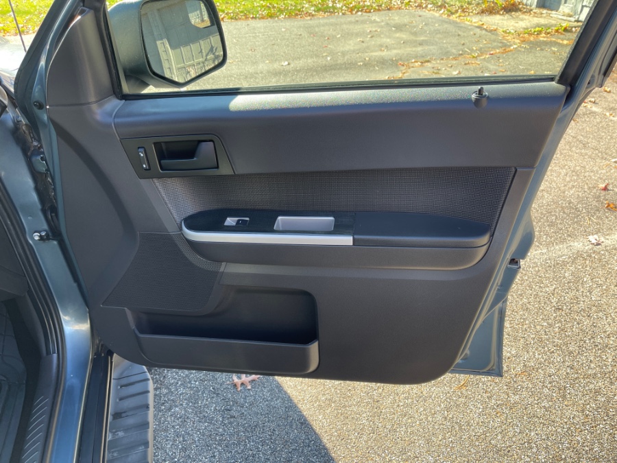 Used Ford Escape FWD 4dr XLT 2011 | Farmington Auto Park LLC. Plainville, Connecticut Used Ford Escape FWD 4dr XLT 2011 | Farmington Auto Park LLC. Plainville, Connecticut