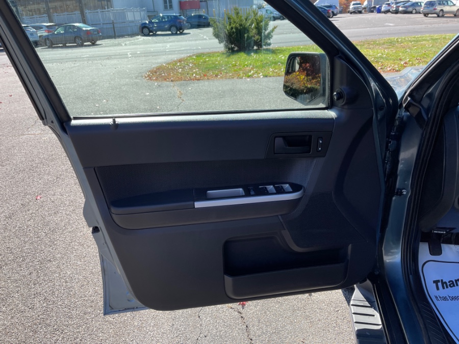Used Ford Escape FWD 4dr XLT 2011 | Farmington Auto Park LLC. Plainville, Connecticut Used Ford Escape FWD 4dr XLT 2011 | Farmington Auto Park LLC. Plainville, Connecticut