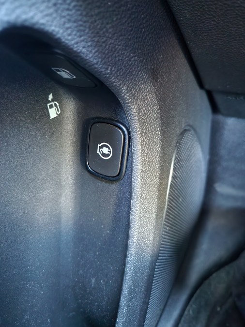 Used Chevrolet Volt 5dr HB 2013 | Dealmax Motors LLC. Bristol, Connecticut Used Chevrolet Volt 5dr HB 2013 | Dealmax Motors LLC. Bristol, Connecticut