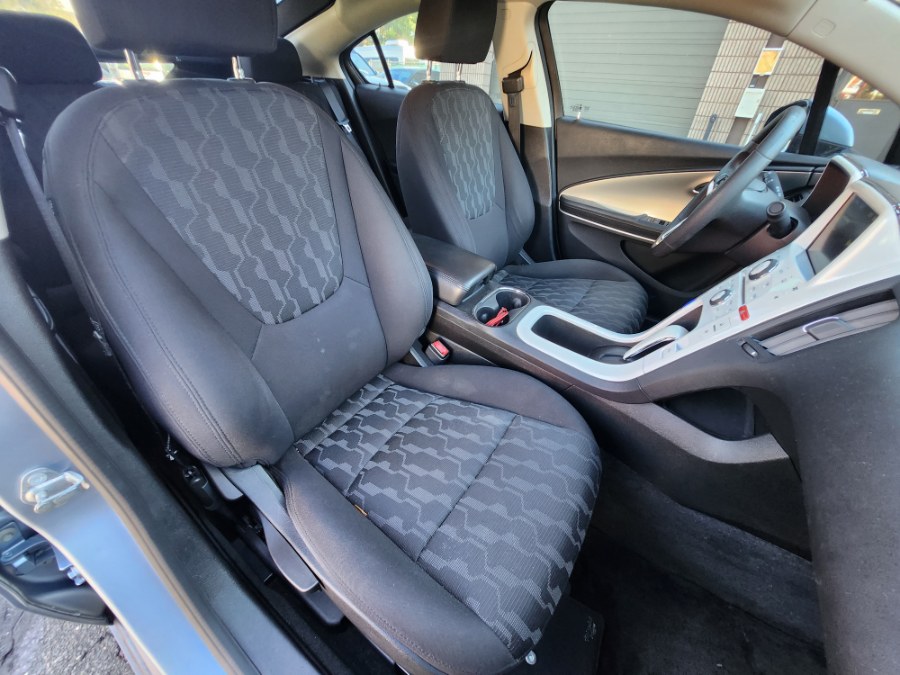 Used Chevrolet Volt 5dr HB 2013 | Dealmax Motors LLC. Bristol, Connecticut Used Chevrolet Volt 5dr HB 2013 | Dealmax Motors LLC. Bristol, Connecticut