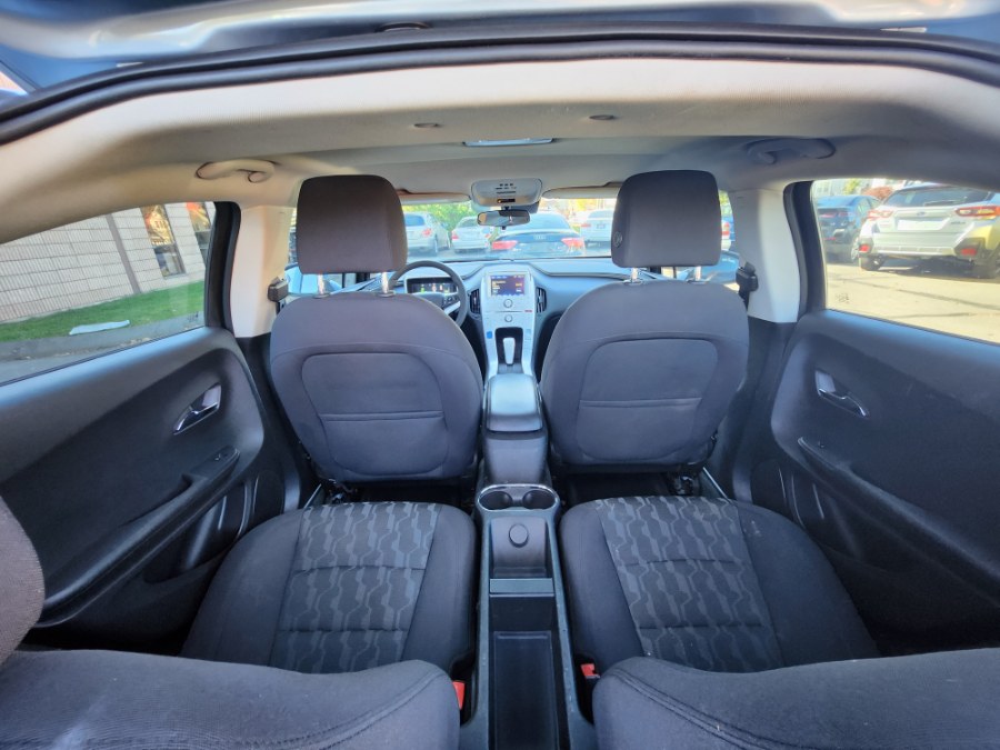 Used Chevrolet Volt 5dr HB 2013 | Dealmax Motors LLC. Bristol, Connecticut Used Chevrolet Volt 5dr HB 2013 | Dealmax Motors LLC. Bristol, Connecticut