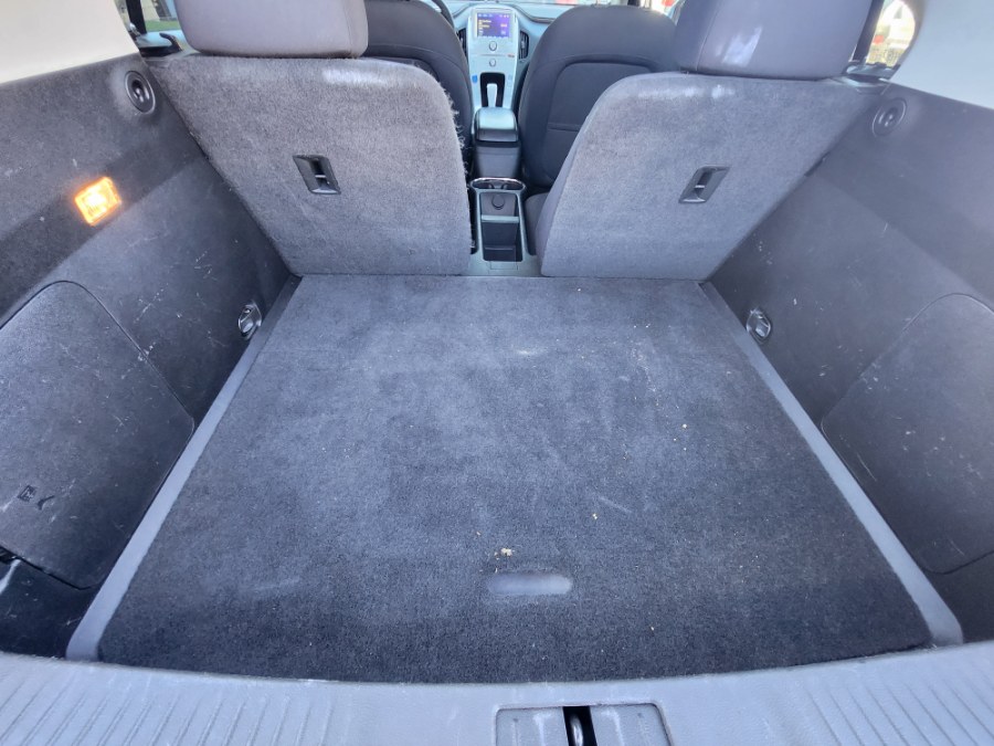 Used Chevrolet Volt 5dr HB 2013 | Dealmax Motors LLC. Bristol, Connecticut Used Chevrolet Volt 5dr HB 2013 | Dealmax Motors LLC. Bristol, Connecticut