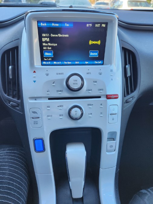 Used Chevrolet Volt 5dr HB 2013 | Dealmax Motors LLC. Bristol, Connecticut Used Chevrolet Volt 5dr HB 2013 | Dealmax Motors LLC. Bristol, Connecticut