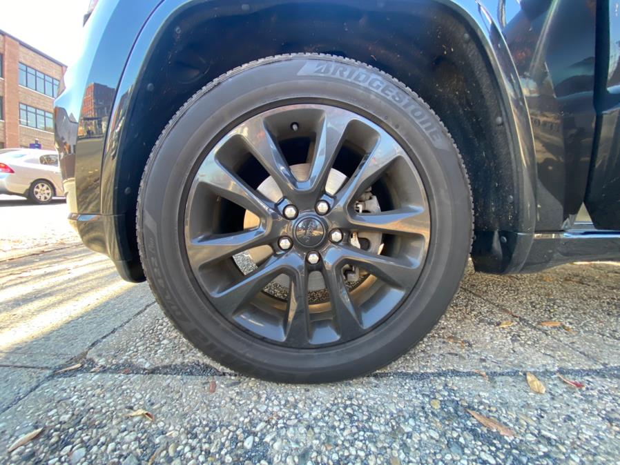Used Jeep Grand Cherokee Altitude 4x4 *Ltd Avail* 2018 | Champion Used Auto Sales LLC. Newark, New Jersey Used Jeep Grand Cherokee Altitude 4x4 *Ltd Avail* 2018 | Champion Used Auto Sales LLC. Newark, New Jersey