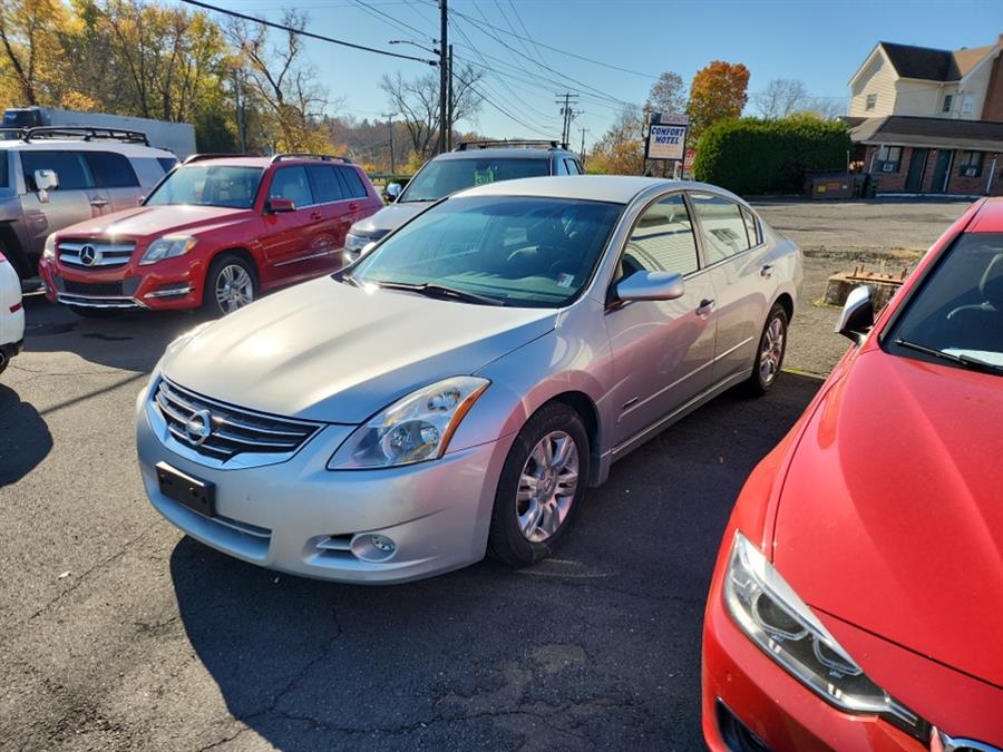 Used Nissan Altima 4dr Sdn I4 eCVT Hybrid 2010 | Action Automotive. Berlin, Connecticut