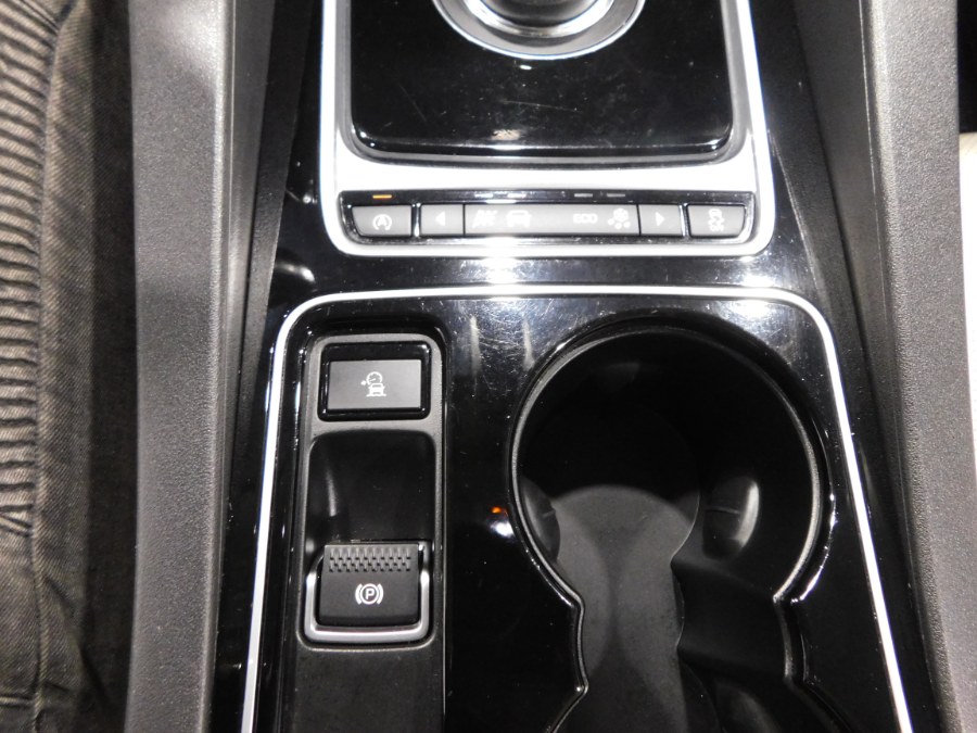 2017 Jaguar F-PACE 35t Prestige AWD, available for sale in Lodi, New Jersey | Soliman Motors. Lodi, New Jersey 2017 Jaguar F-PACE 35t Prestige AWD, available for sale in Lodi, New Jersey | Soliman Motors. Lodi, New Jersey