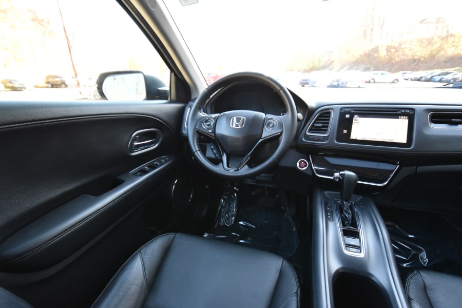 Used Honda HR-V AWD 4dr CVT EX-L w/Navi 2016 | Highline Car Connection. Waterbury, Connecticut Used Honda HR-V AWD 4dr CVT EX-L w/Navi 2016 | Highline Car Connection. Waterbury, Connecticut