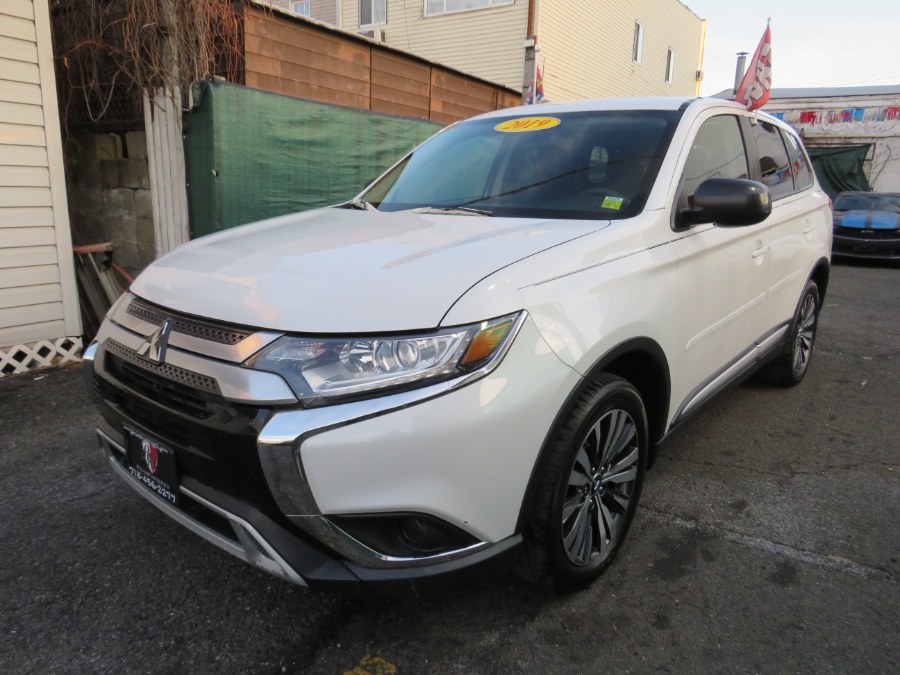 Used Mitsubishi Outlander ES AWD 2019 | Road Masters II INC. Middle Village, New York Used Mitsubishi Outlander ES AWD 2019 | Road Masters II INC. Middle Village, New York