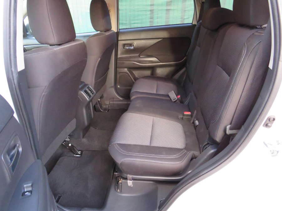 Used Mitsubishi Outlander ES AWD 2019 | Road Masters II INC. Middle Village, New York Used Mitsubishi Outlander ES AWD 2019 | Road Masters II INC. Middle Village, New York