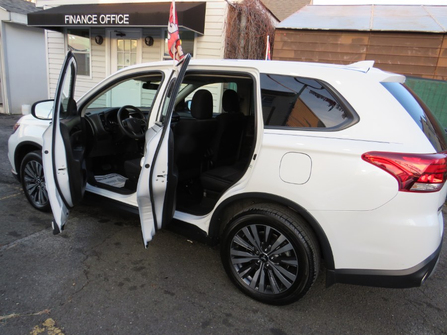 Used Mitsubishi Outlander ES AWD 2019 | Road Masters II INC. Middle Village, New York Used Mitsubishi Outlander ES AWD 2019 | Road Masters II INC. Middle Village, New York