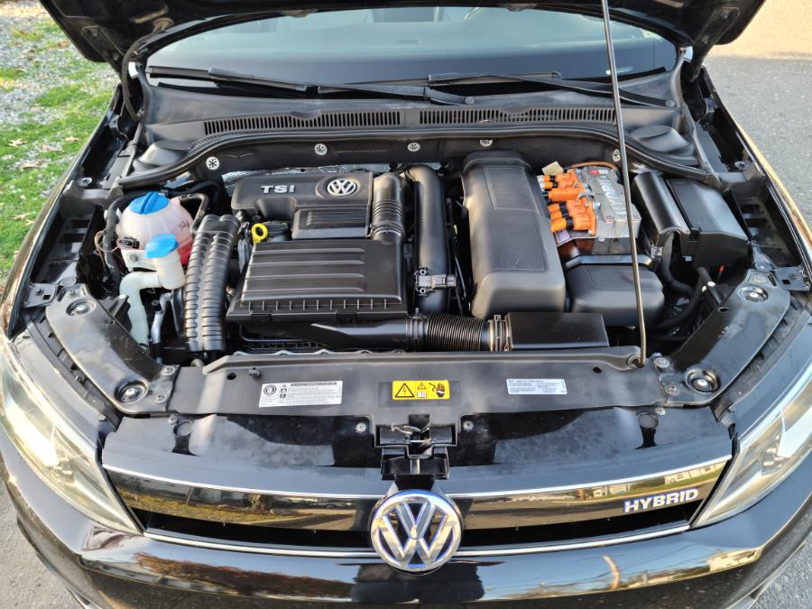 2013 Volkswagen Jetta Sedan 4dr Auto Hybrid SEL Premium, available for sale in Milford, Connecticut | Chip's Auto Sales Inc. Milford, Connecticut 2013 Volkswagen Jetta Sedan 4dr Auto Hybrid SEL Premium, available for sale in Milford, Connecticut | Chip's Auto Sales Inc. Milford, Connecticut