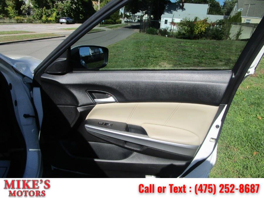 2014 Honda Crosstour 4WD V6 5dr EX-L w/Navi, available for sale in Stratford, Connecticut | Mike's Motors LLC. Stratford, Connecticut 2014 Honda Crosstour 4WD V6 5dr EX-L w/Navi, available for sale in Stratford, Connecticut | Mike's Motors LLC. Stratford, Connecticut