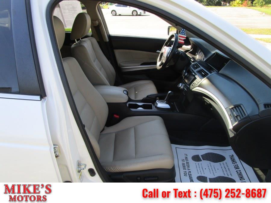 2014 Honda Crosstour 4WD V6 5dr EX-L w/Navi, available for sale in Stratford, Connecticut | Mike's Motors LLC. Stratford, Connecticut 2014 Honda Crosstour 4WD V6 5dr EX-L w/Navi, available for sale in Stratford, Connecticut | Mike's Motors LLC. Stratford, Connecticut
