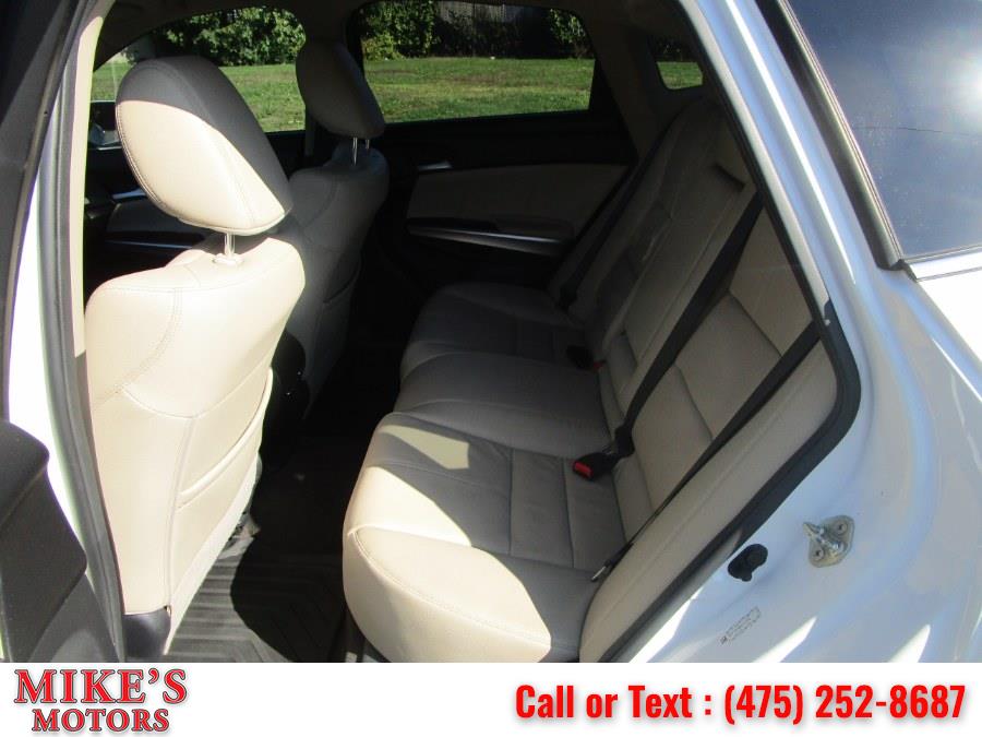 2014 Honda Crosstour 4WD V6 5dr EX-L w/Navi, available for sale in Stratford, Connecticut | Mike's Motors LLC. Stratford, Connecticut 2014 Honda Crosstour 4WD V6 5dr EX-L w/Navi, available for sale in Stratford, Connecticut | Mike's Motors LLC. Stratford, Connecticut