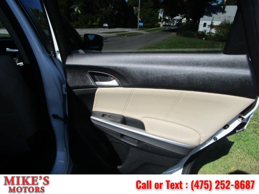 2014 Honda Crosstour 4WD V6 5dr EX-L w/Navi, available for sale in Stratford, Connecticut | Mike's Motors LLC. Stratford, Connecticut 2014 Honda Crosstour 4WD V6 5dr EX-L w/Navi, available for sale in Stratford, Connecticut | Mike's Motors LLC. Stratford, Connecticut