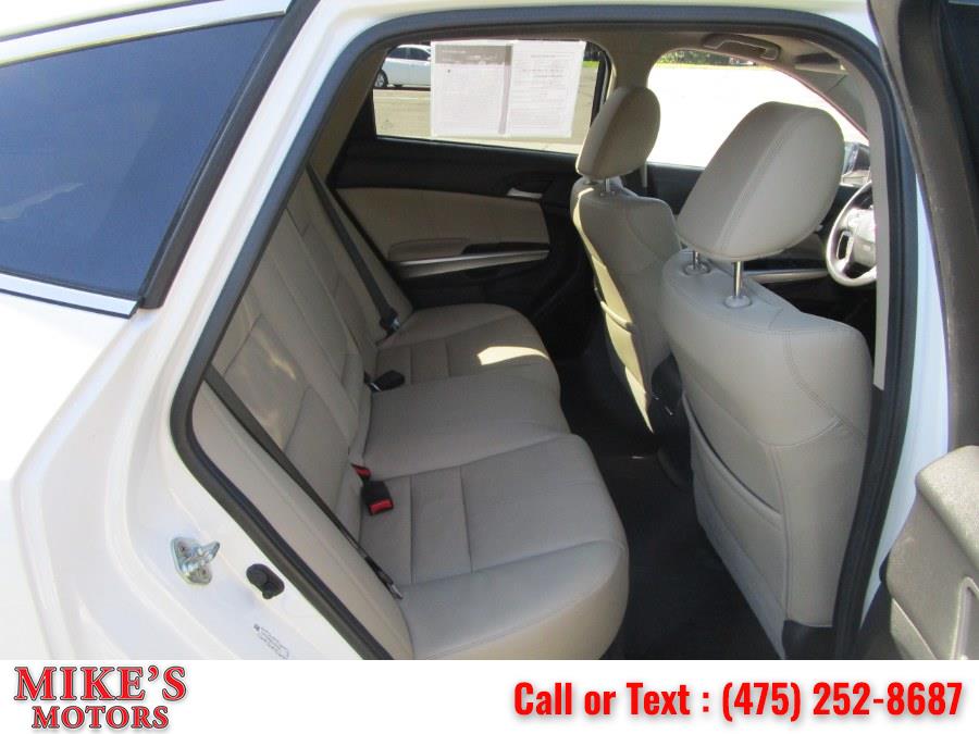 2014 Honda Crosstour 4WD V6 5dr EX-L w/Navi, available for sale in Stratford, Connecticut | Mike's Motors LLC. Stratford, Connecticut 2014 Honda Crosstour 4WD V6 5dr EX-L w/Navi, available for sale in Stratford, Connecticut | Mike's Motors LLC. Stratford, Connecticut