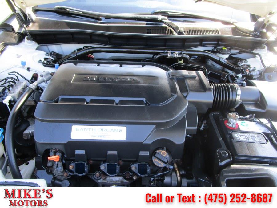 2014 Honda Crosstour 4WD V6 5dr EX-L w/Navi, available for sale in Stratford, Connecticut | Mike's Motors LLC. Stratford, Connecticut 2014 Honda Crosstour 4WD V6 5dr EX-L w/Navi, available for sale in Stratford, Connecticut | Mike's Motors LLC. Stratford, Connecticut
