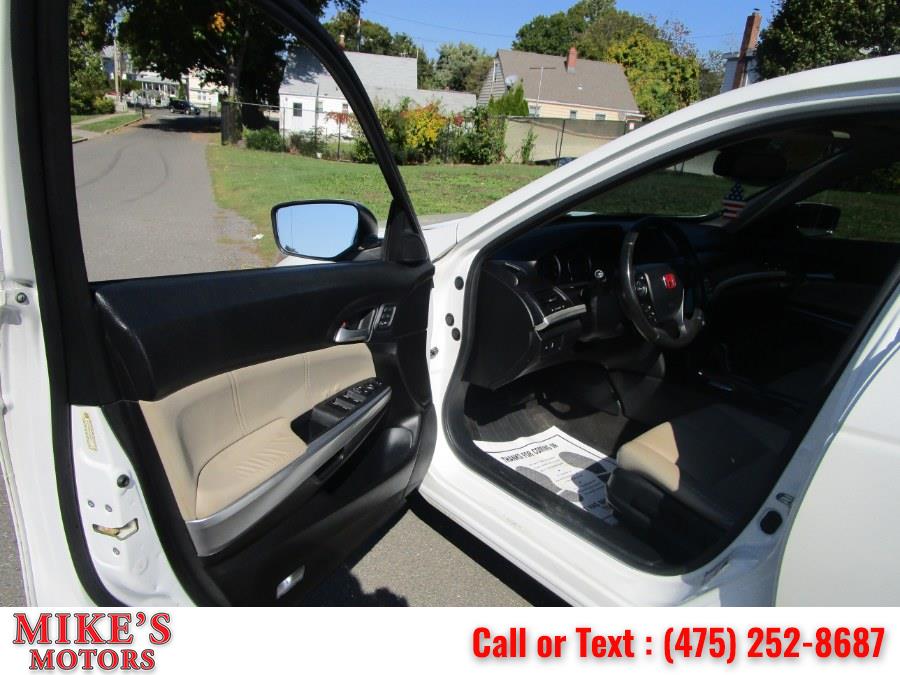 2014 Honda Crosstour 4WD V6 5dr EX-L w/Navi, available for sale in Stratford, Connecticut | Mike's Motors LLC. Stratford, Connecticut 2014 Honda Crosstour 4WD V6 5dr EX-L w/Navi, available for sale in Stratford, Connecticut | Mike's Motors LLC. Stratford, Connecticut