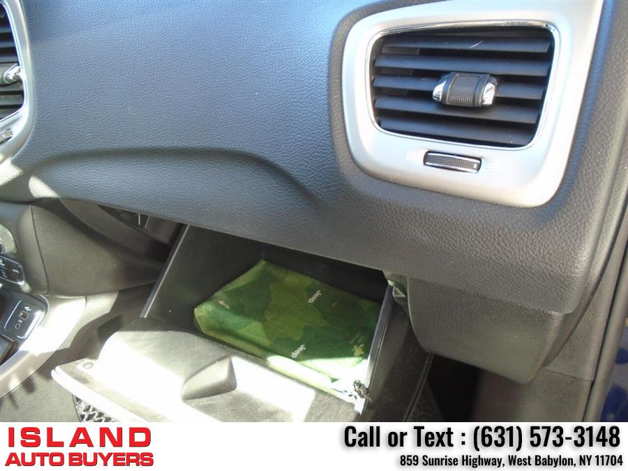 Used Jeep Compass Latitude 4x4 4dr SUV 2019 | Island Auto Buyers. West Babylon, New York Used Jeep Compass Latitude 4x4 4dr SUV 2019 | Island Auto Buyers. West Babylon, New York