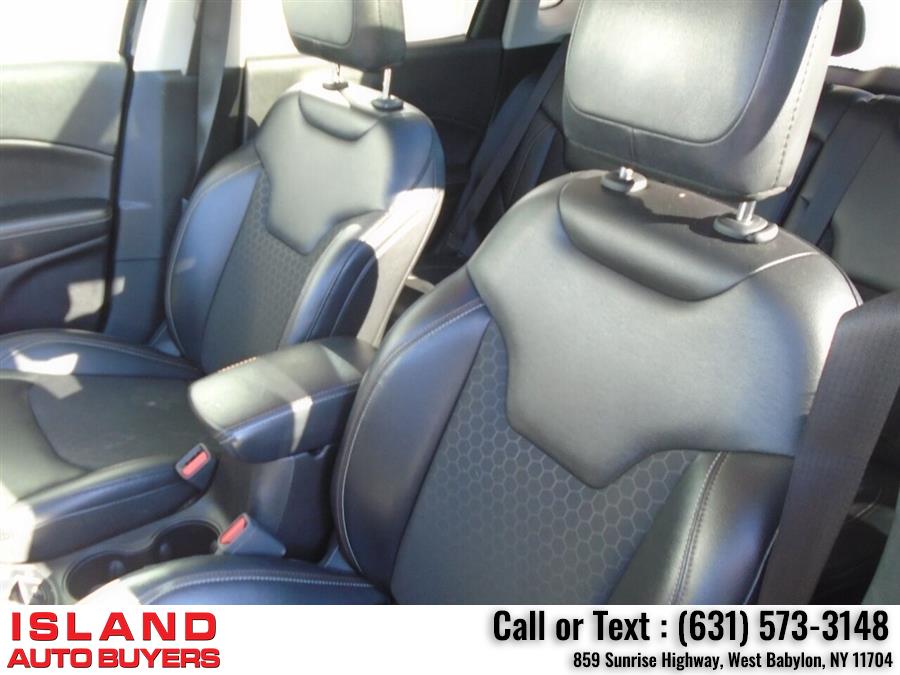 Used Jeep Compass Latitude 4x4 4dr SUV 2019 | Island Auto Buyers. West Babylon, New York Used Jeep Compass Latitude 4x4 4dr SUV 2019 | Island Auto Buyers. West Babylon, New York