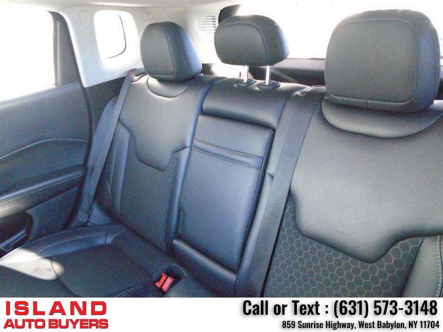 Used Jeep Compass Latitude 4x4 4dr SUV 2019 | Island Auto Buyers. West Babylon, New York Used Jeep Compass Latitude 4x4 4dr SUV 2019 | Island Auto Buyers. West Babylon, New York