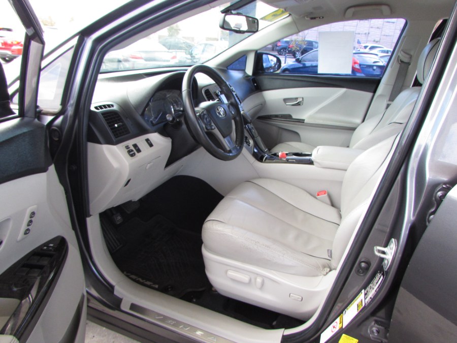 2013 Toyota Venza 4dr Wgn I4 FWD XLE (Natl), available for sale in Orlando, Florida | VIP Auto Enterprise, Inc. Orlando, Florida 2013 Toyota Venza 4dr Wgn I4 FWD XLE (Natl), available for sale in Orlando, Florida | VIP Auto Enterprise, Inc. Orlando, Florida