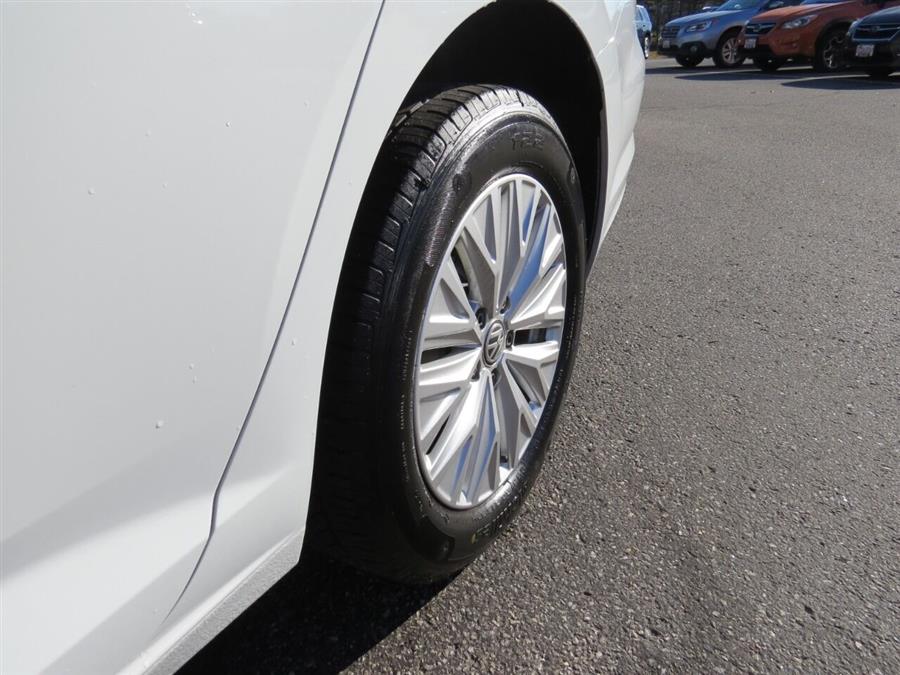 Used Volkswagen Jetta 1.4T S SULEV 4dr Sedan 6M 2020 | Lake City Exports Inc. Auburn, Maine Used Volkswagen Jetta 1.4T S SULEV 4dr Sedan 6M 2020 | Lake City Exports Inc. Auburn, Maine