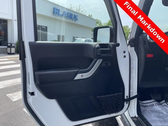 Used Jeep Wrangler Unlimited Rubicon 2017 | Blasius Federal Road. Brookfield, Connecticut Used Jeep Wrangler Unlimited Rubicon 2017 | Blasius Federal Road. Brookfield, Connecticut