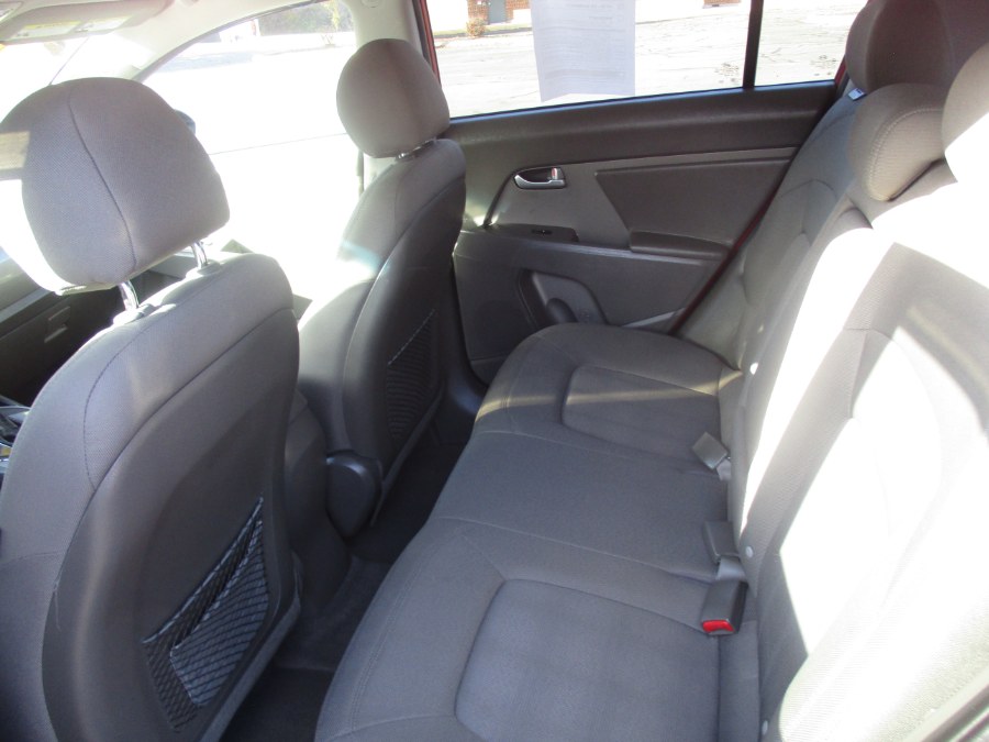 Used Kia Sportage AWD 4dr LX 2013 | Universal Motors LLC. New Britain, Connecticut Used Kia Sportage AWD 4dr LX 2013 | Universal Motors LLC. New Britain, Connecticut