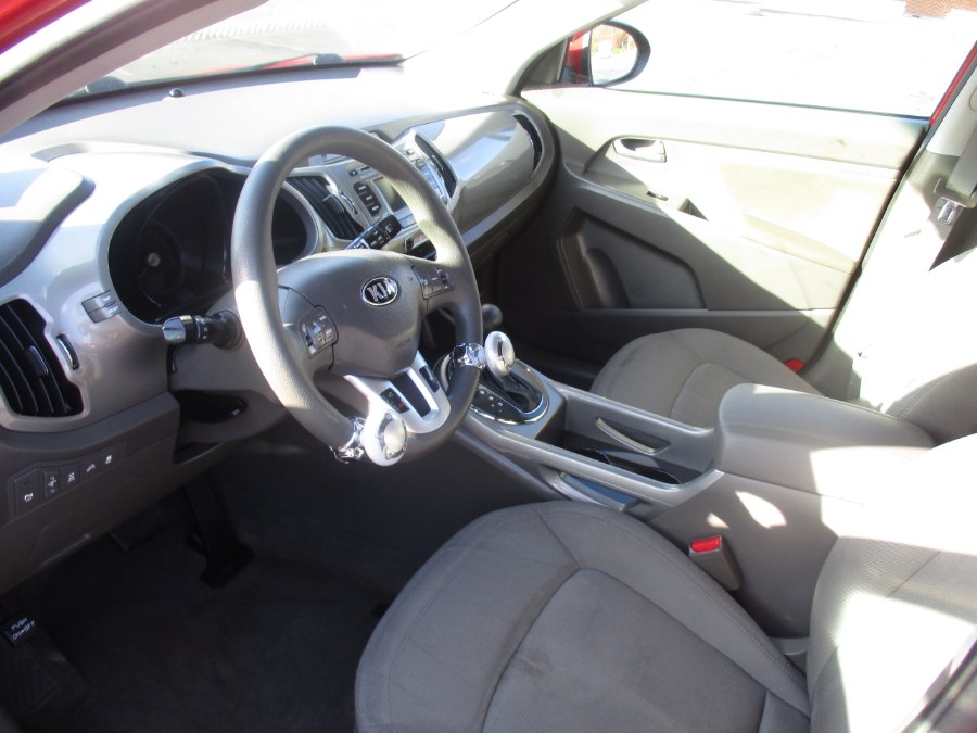 Used Kia Sportage AWD 4dr LX 2013 | Universal Motors LLC. New Britain, Connecticut Used Kia Sportage AWD 4dr LX 2013 | Universal Motors LLC. New Britain, Connecticut