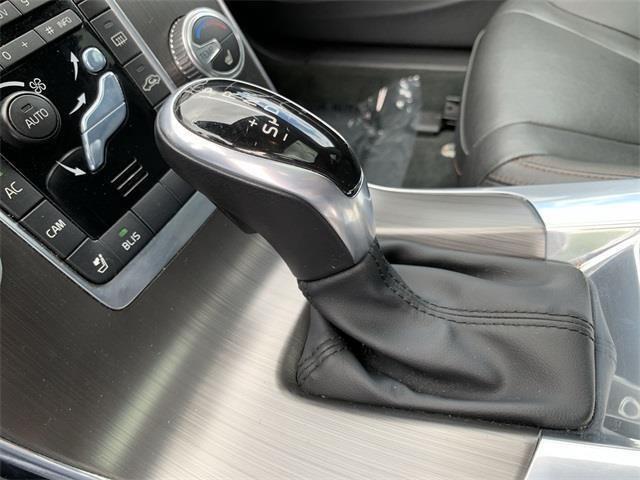 2016 Volvo V60 Cross Country T5, available for sale in Stratford, Connecticut | Wiz Leasing Inc. Stratford, Connecticut 2016 Volvo V60 Cross Country T5, available for sale in Stratford, Connecticut | Wiz Leasing Inc. Stratford, Connecticut