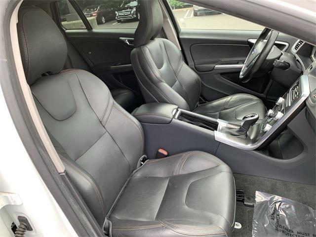 2016 Volvo V60 Cross Country T5, available for sale in Stratford, Connecticut | Wiz Leasing Inc. Stratford, Connecticut 2016 Volvo V60 Cross Country T5, available for sale in Stratford, Connecticut | Wiz Leasing Inc. Stratford, Connecticut