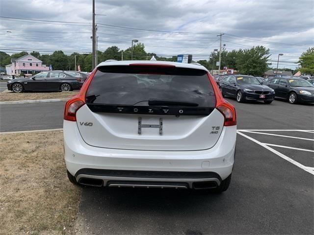 2016 Volvo V60 Cross Country T5, available for sale in Stratford, Connecticut | Wiz Leasing Inc. Stratford, Connecticut 2016 Volvo V60 Cross Country T5, available for sale in Stratford, Connecticut | Wiz Leasing Inc. Stratford, Connecticut