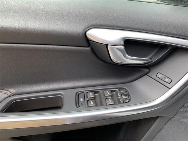 2016 Volvo V60 Cross Country T5, available for sale in Stratford, Connecticut | Wiz Leasing Inc. Stratford, Connecticut 2016 Volvo V60 Cross Country T5, available for sale in Stratford, Connecticut | Wiz Leasing Inc. Stratford, Connecticut