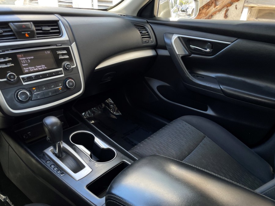 2018 Nissan Altima 2.5 SV Sedan, available for sale in Corona, California | Green Light Auto. Corona, California 2018 Nissan Altima 2.5 SV Sedan, available for sale in Corona, California | Green Light Auto. Corona, California