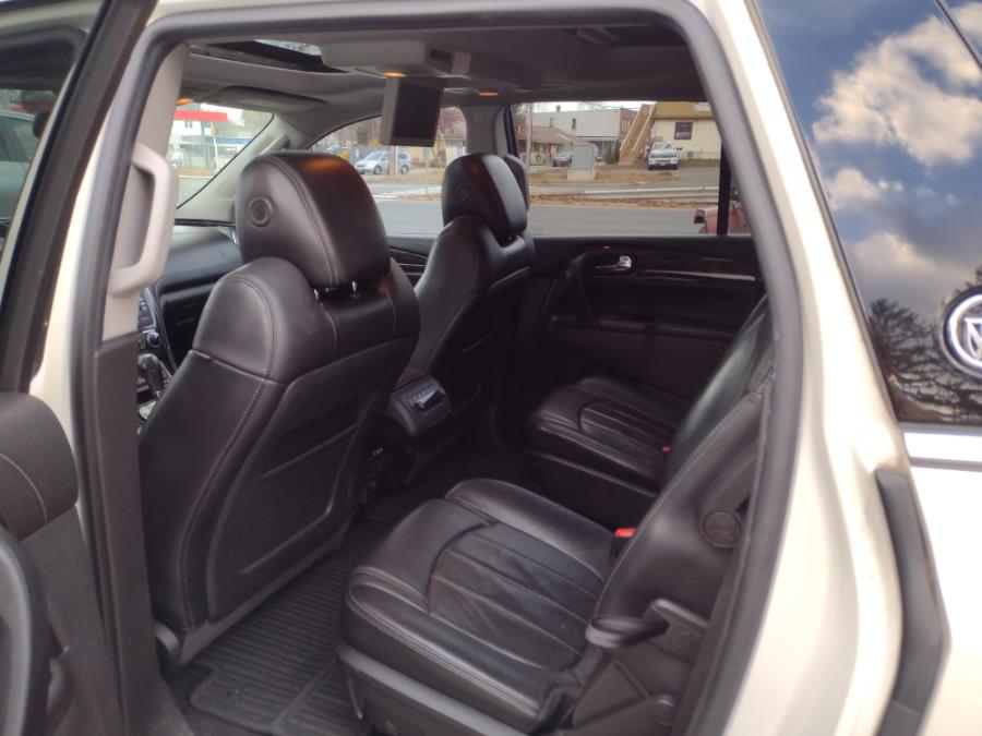 Used Buick Enclave AWD 4dr Premium 2014 | Matts Auto Mall LLC. Chicopee, Massachusetts