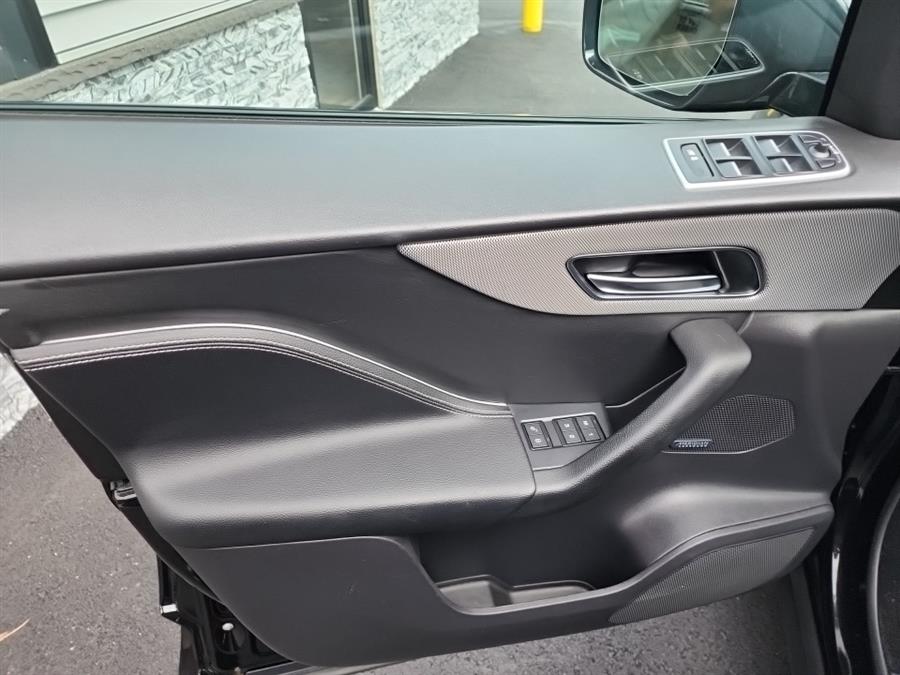 Used Jaguar F-PACE S AWD 2019 | L.I. Auto Gallery. Islip, New York Used Jaguar F-PACE S AWD 2019 | L.I. Auto Gallery. Islip, New York