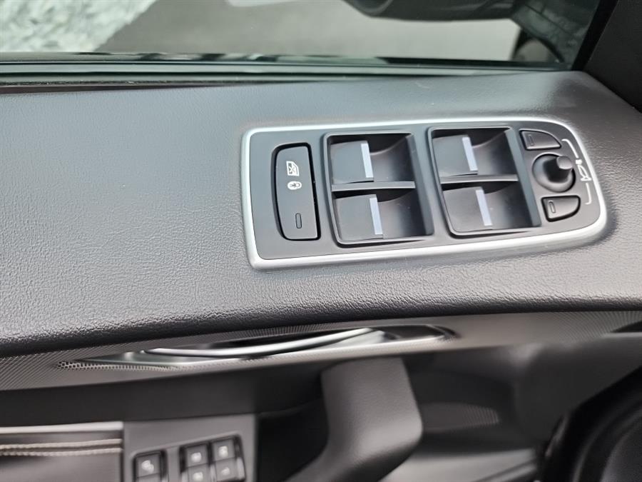 Used Jaguar F-PACE S AWD 2019 | L.I. Auto Gallery. Islip, New York Used Jaguar F-PACE S AWD 2019 | L.I. Auto Gallery. Islip, New York